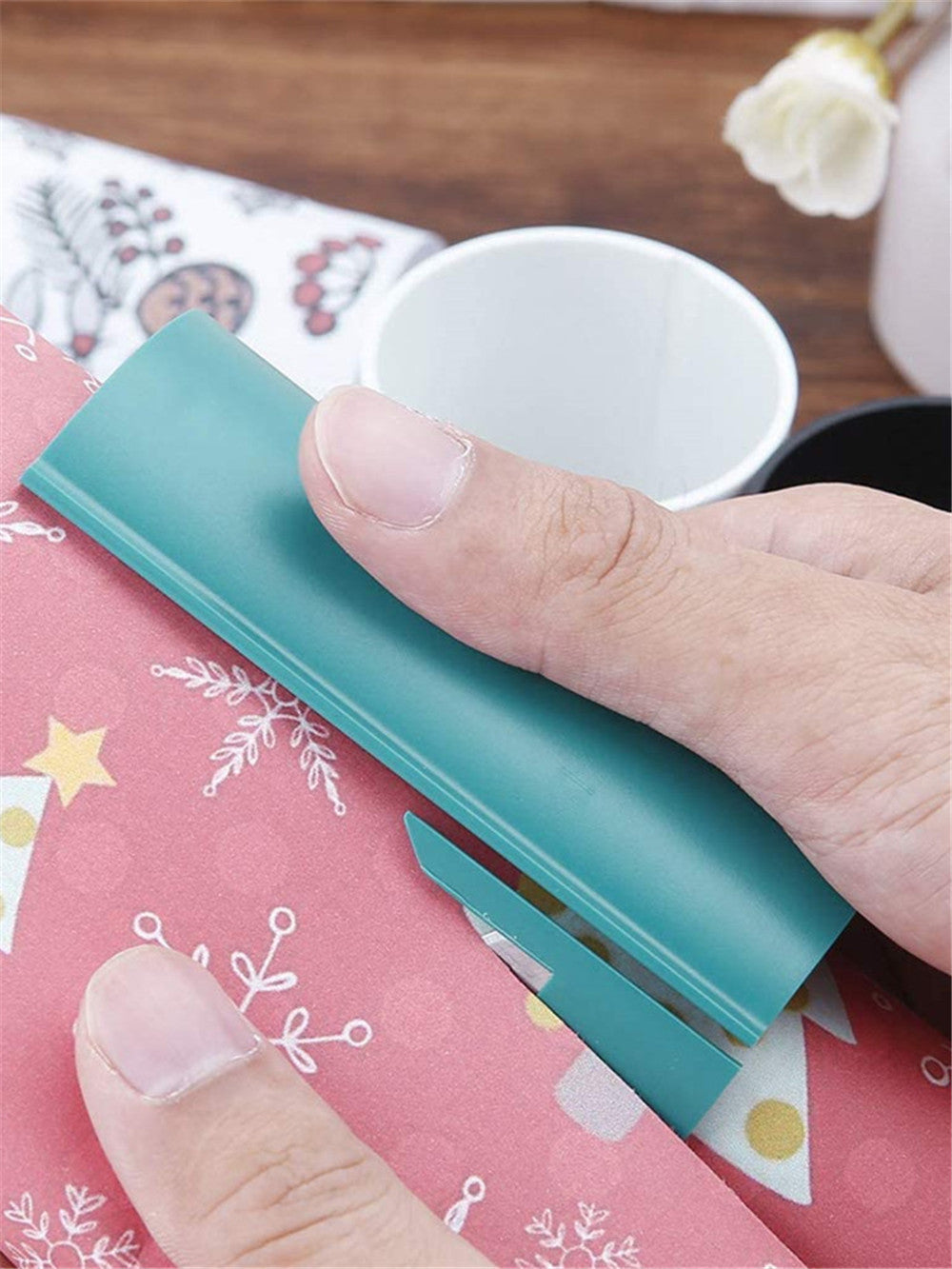Christmas Wrapping Paper Cutting Tool